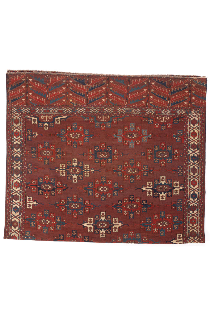 Kardashili main carpet