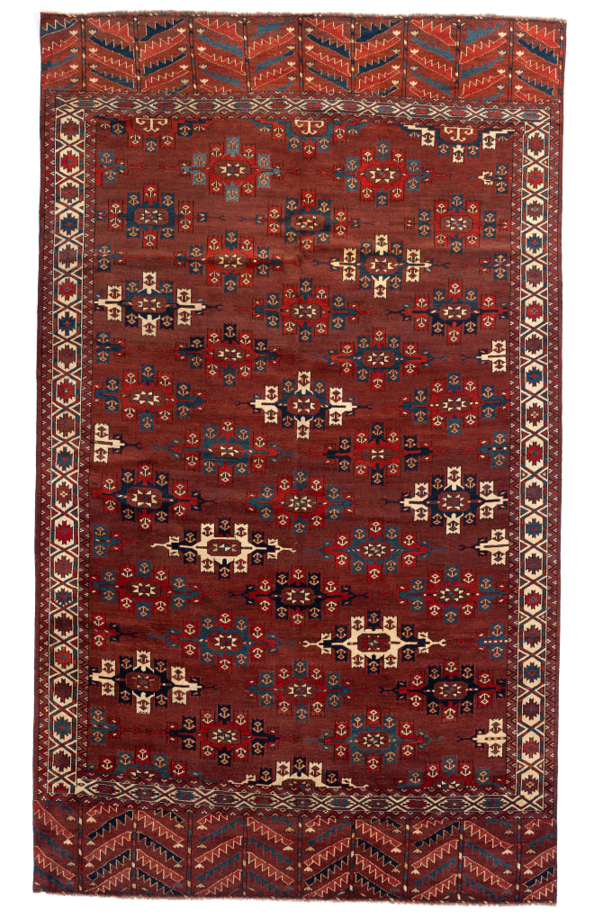 Kardashili main carpet